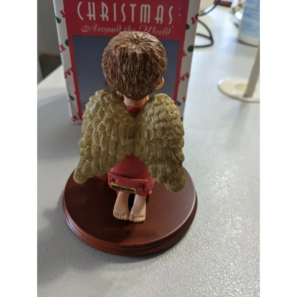 House Of Lloyd Christmas Around The World Bedtime Prayers Figurine In Box Nice!
